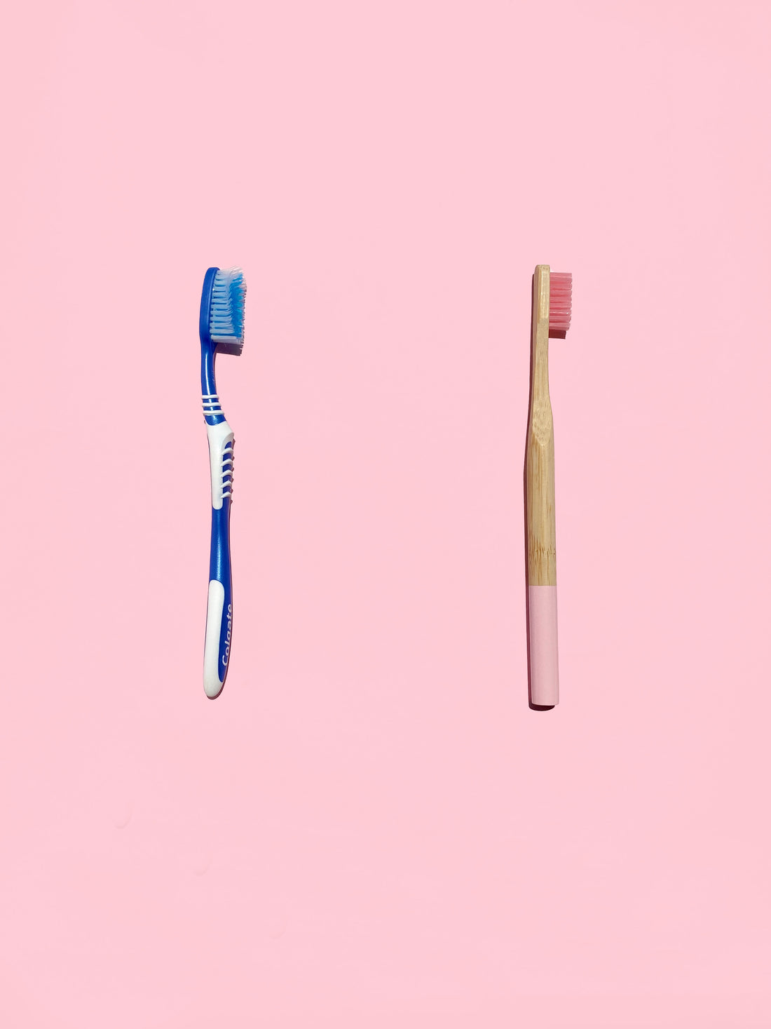 Cepillo dental de plástico vs cepillo dental de bambú
