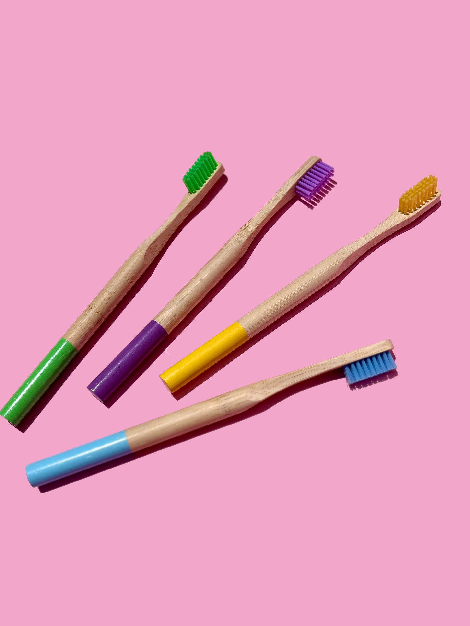 Cepillo de Dientes de Bambú Amarillo